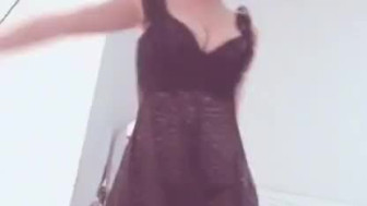 Asian skank girl broad sexy dance
